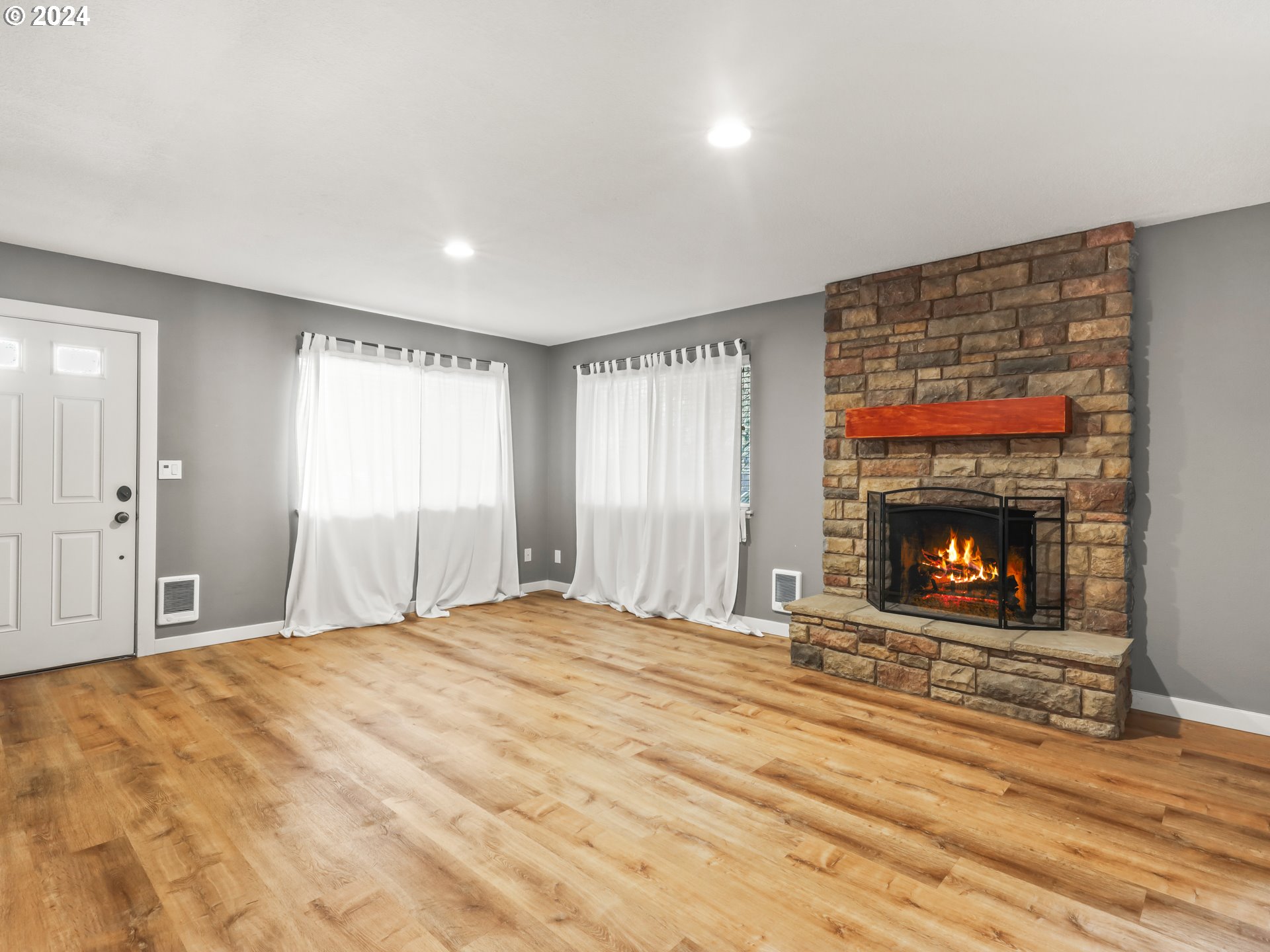 2531 Southwest Spring Garden Street, Unit 17 Portland, OR 97219 - Photo 10 of 38 Gallery Image 10