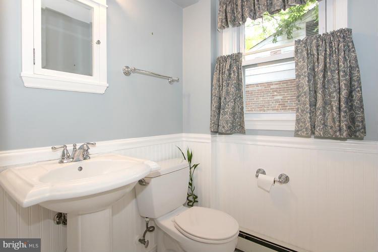 9817 Belhaven Road Bethesda, MD 20817 - Photo 16 of 22 Bath