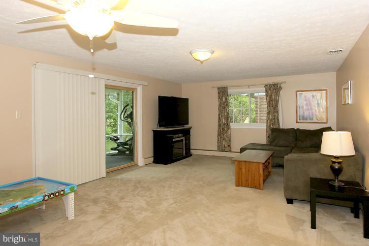 9817 Belhaven Road Bethesda, MD 20817 - Photo 17 of 22 Family Room