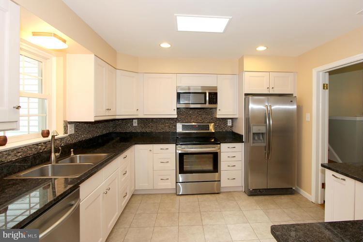 9817 Belhaven Road Bethesda, MD 20817 - Photo 6 of 22 Kitchen