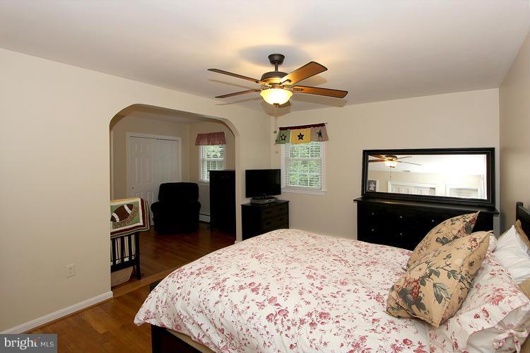 9817 Belhaven Road Bethesda, MD 20817 - Photo 10 of 22 Bedroom (Master)