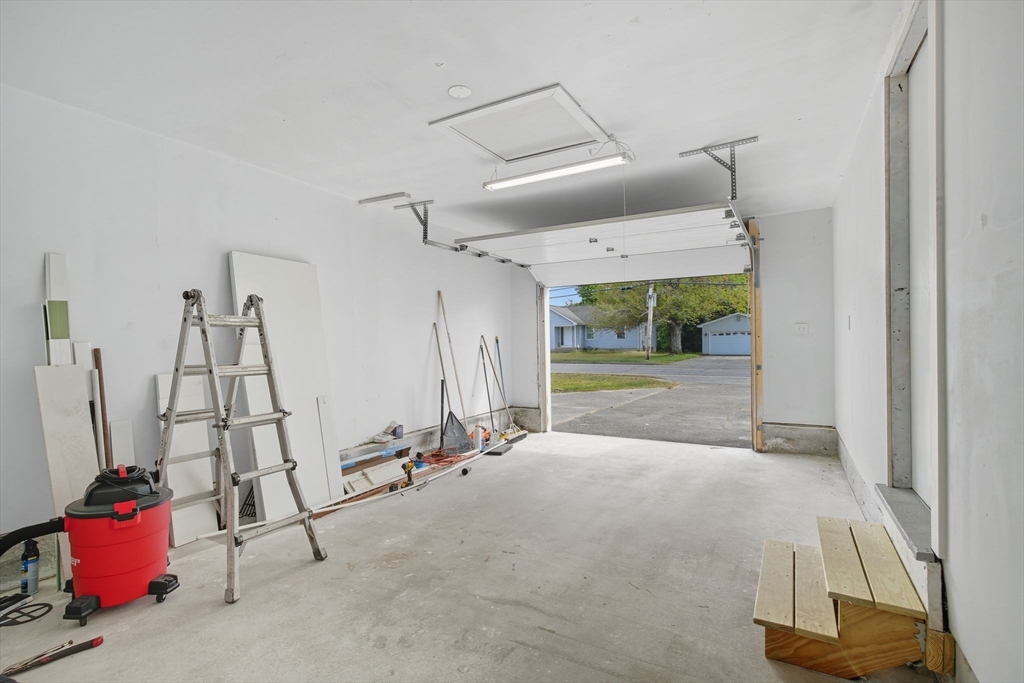 1130 Burnett Road Chicopee, MA 01020 - Photo 22 of 27