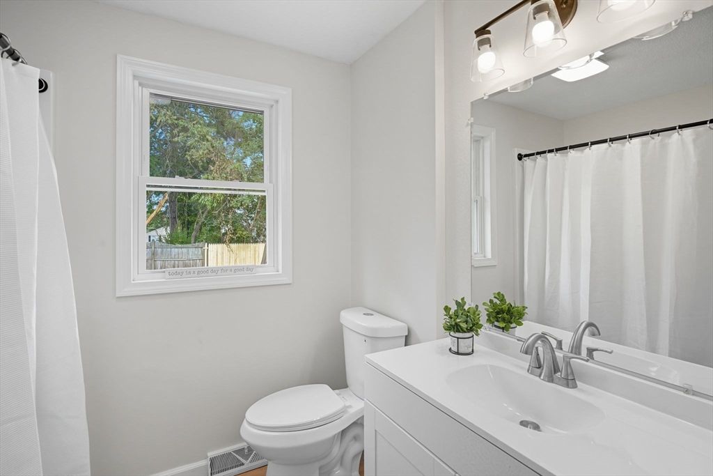 1130 Burnett Road Chicopee, MA 01020 - Photo 7 of 27