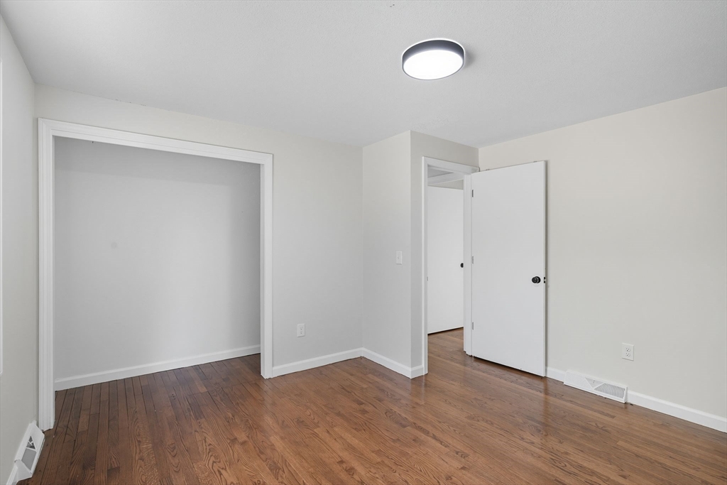 1130 Burnett Road Chicopee, MA 01020 - Photo 9 of 27