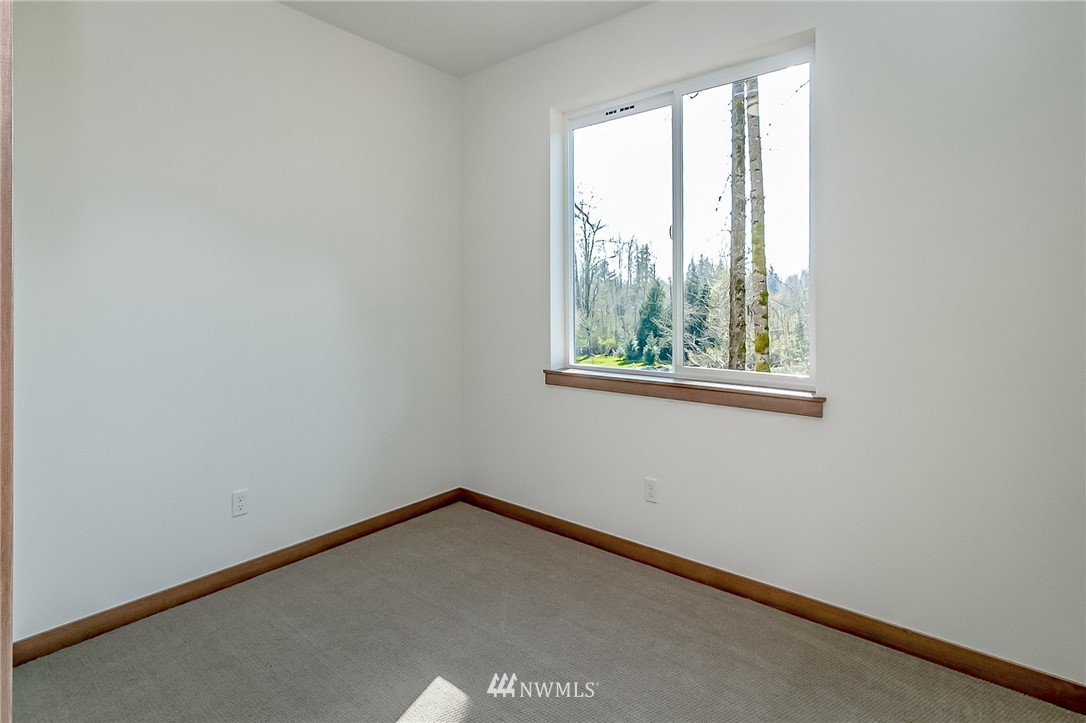 2624 Callow Road, Unit B Lake Stevens, WA 98258 - Photo 26 of 37 an empty room with a window