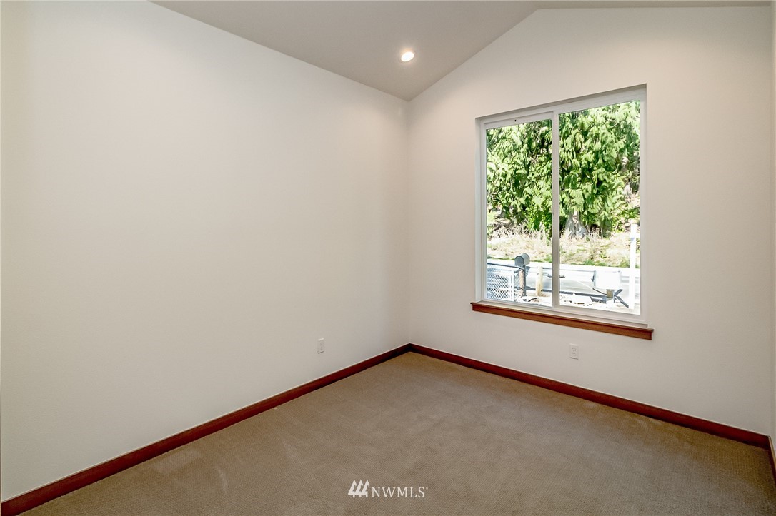 2624 Callow Road, Unit B Lake Stevens, WA 98258 - Photo 6 of 37 an empty room with a window