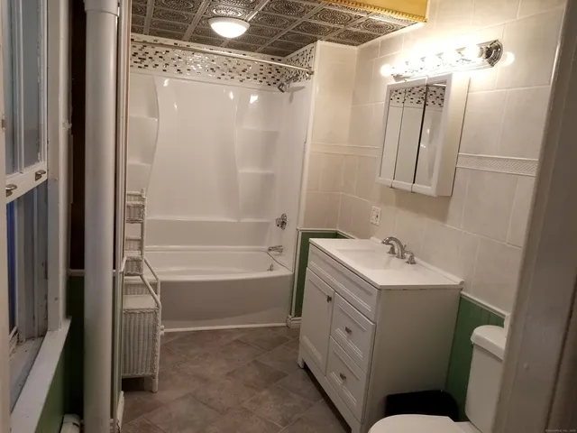 $1,800 | 120 Liberty Street, Pawcatuck, CT 06379