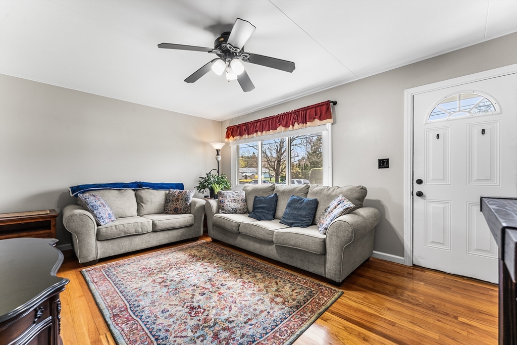64 Rochford Circle Springfield, MA 01128 - Photo 6 of 36