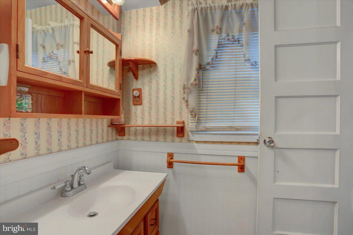 517 Chickadee Drive Lititz, PA 17543 - Photo 8 of 28