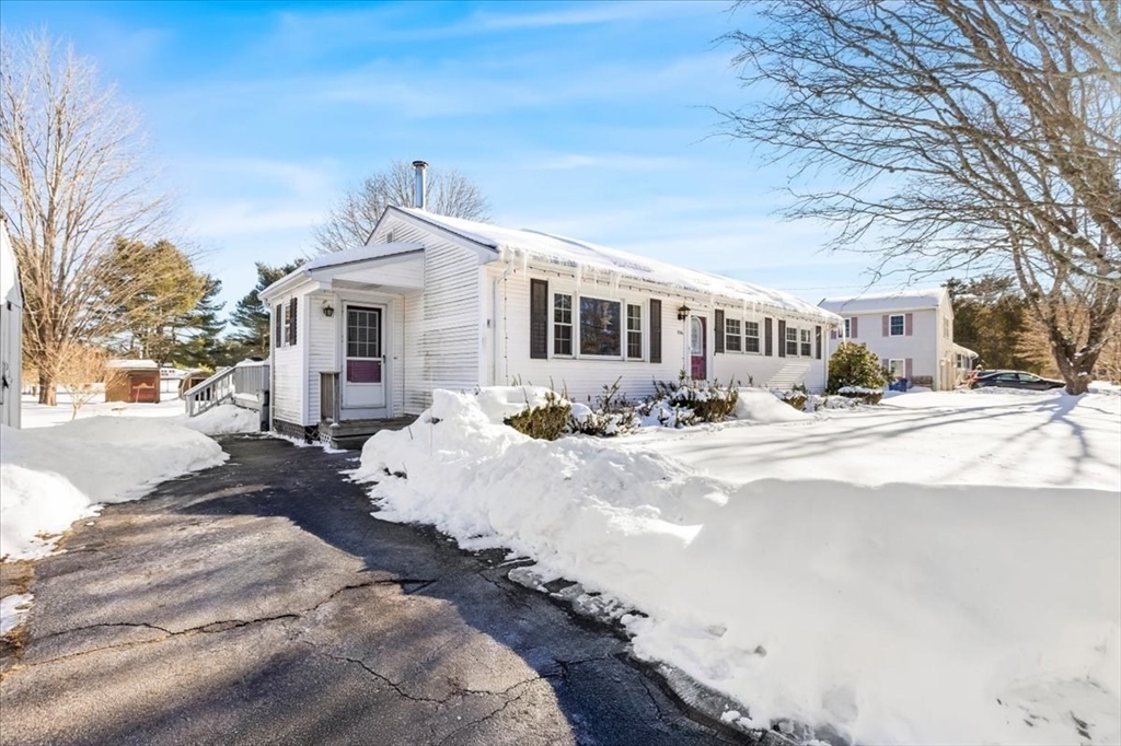 536 North Avenue Rochester, MA 02770 - Photo 3 of 34 Gallery Image 3