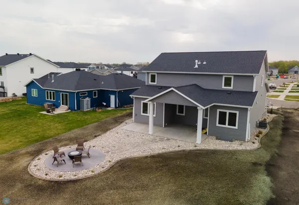 $760,000 | 8907 Cottonwood Boulevard, Horace, ND 58047