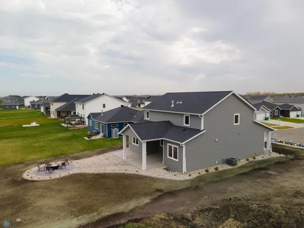 $760,000 | 8907 Cottonwood Boulevard, Horace, ND 58047