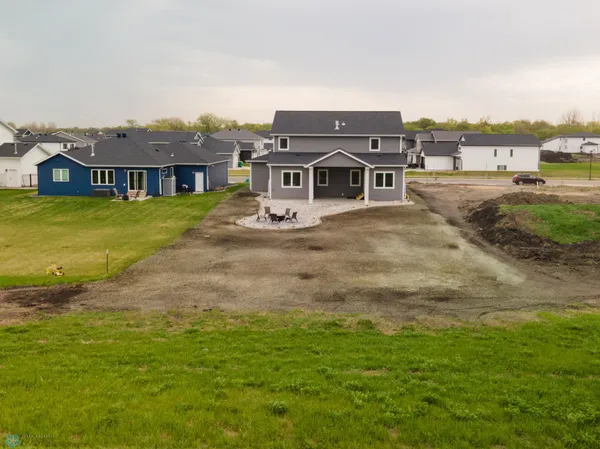 $760,000 | 8907 Cottonwood Boulevard, Horace, ND 58047