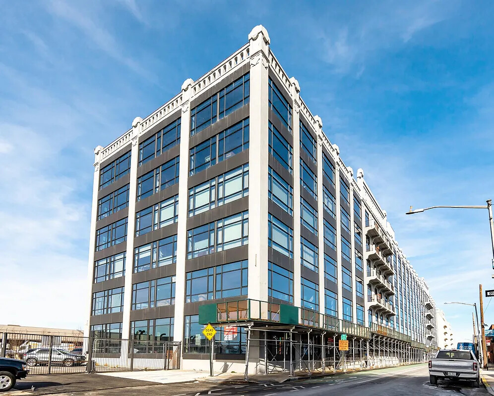 160 Imlay Street, Unit 3B2 Brooklyn, NY 11231 - Photo 17 of 18 a front view of a building