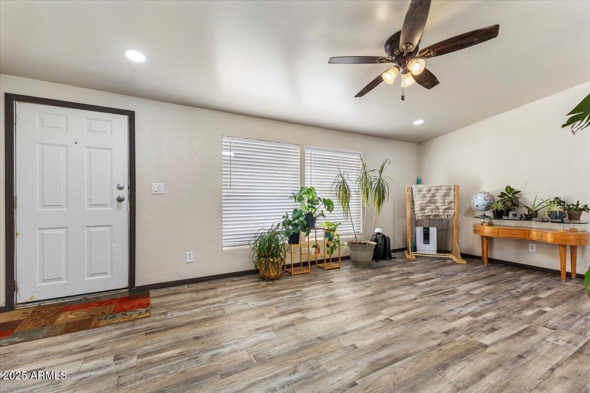936 Paper Mill Road Taylor, AZ 85939 - Photo 3 of 43 a view of a livingroom with furniture
