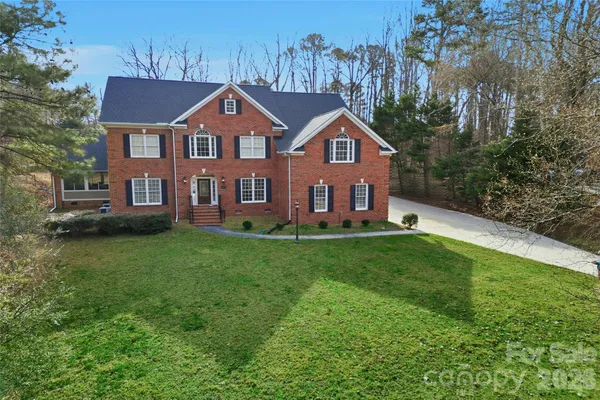 $1,195,000 | 4425 Glen Oaks Drive, Matthews, NC 28104