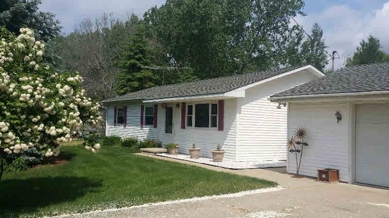 416 West Whitefeather Road Pinconning, MI 48650 - Photo 3 of 13