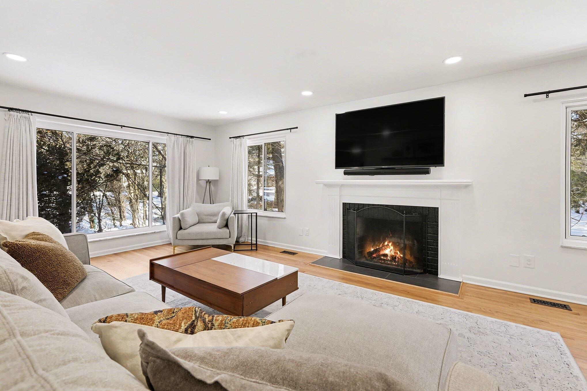 2460 Adare Road Ann Arbor, MI 48104 - Photo 13 of 62 008_file_4311