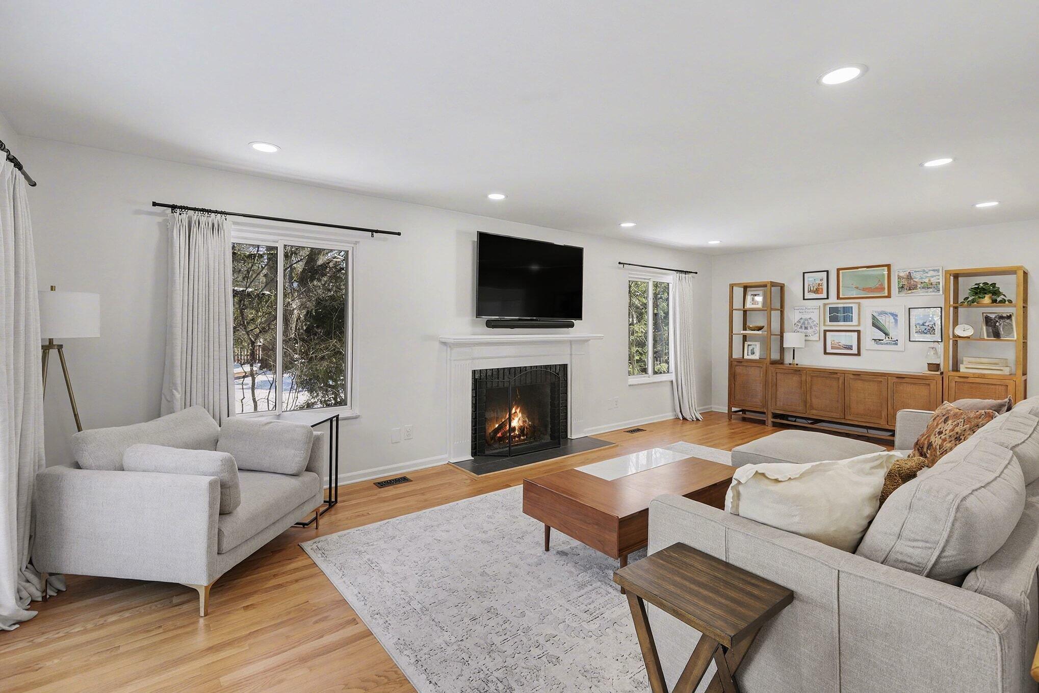 2460 Adare Road Ann Arbor, MI 48104 - Photo 14 of 62 009_file_5749