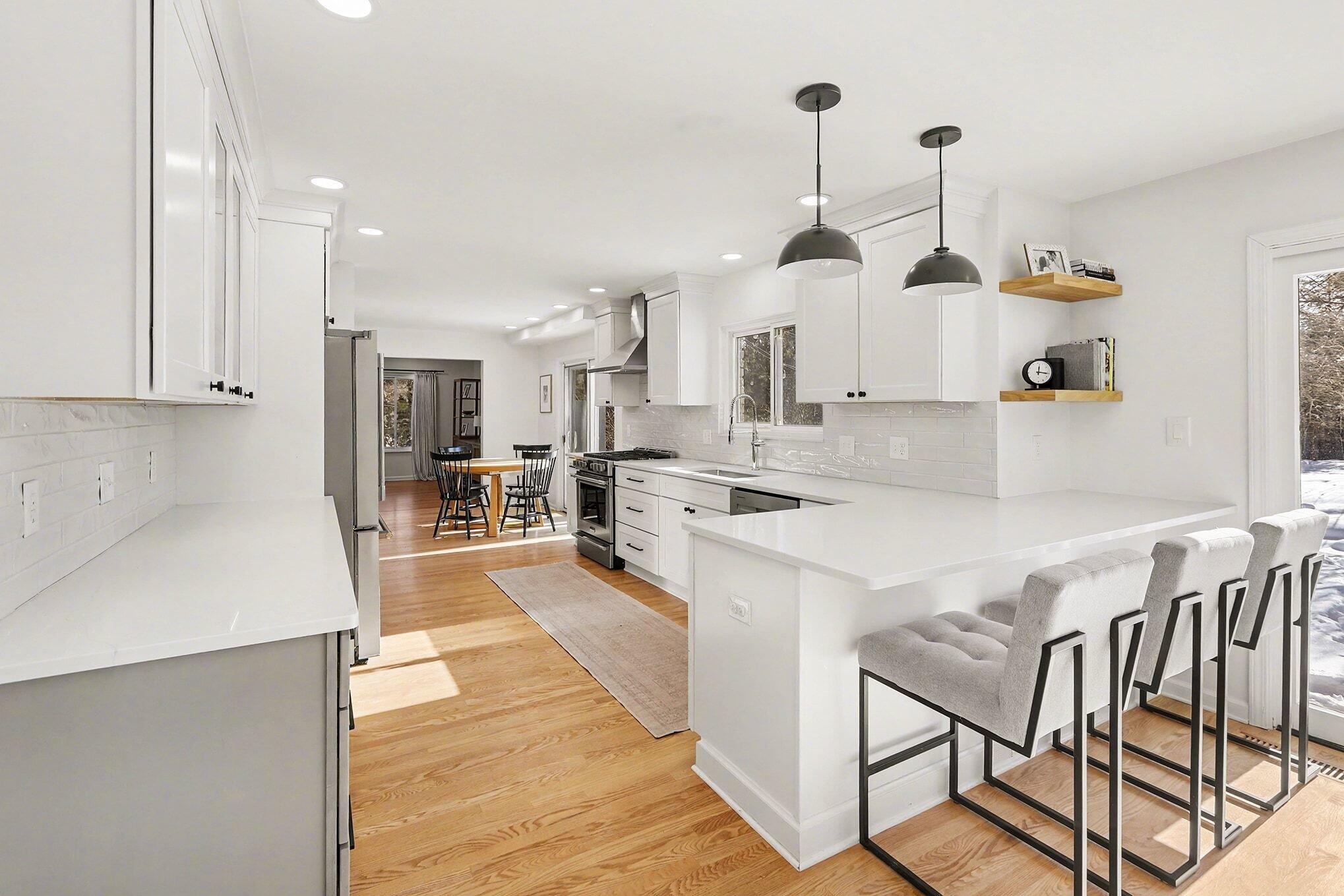 2460 Adare Road Ann Arbor, MI 48104 - Photo 19 of 62 014_file_3280