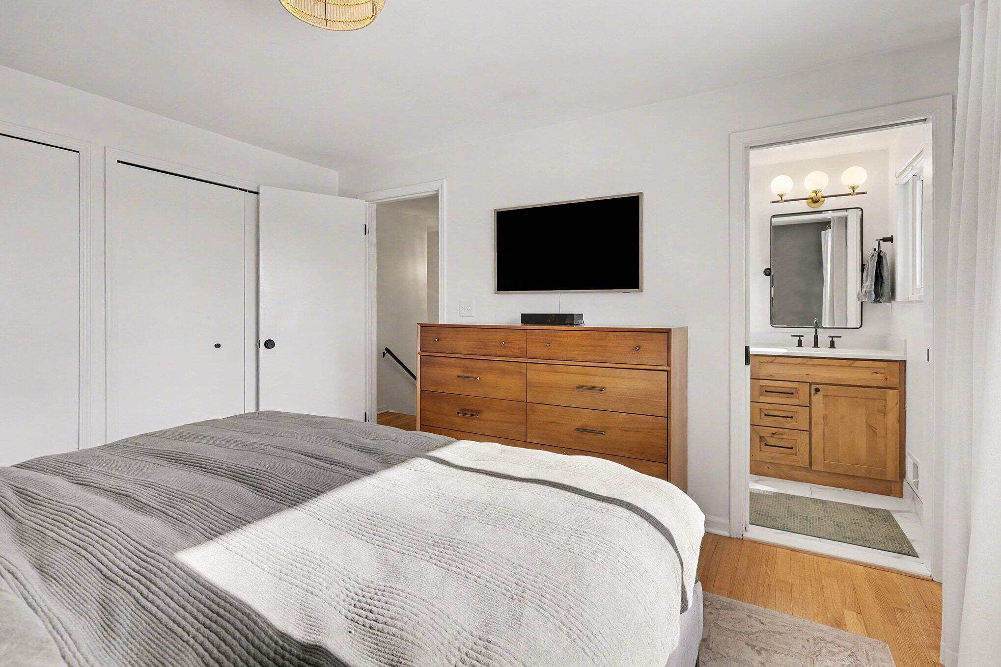 2460 Adare Road Ann Arbor, MI 48104 - Photo 36 of 62 028_file_7264