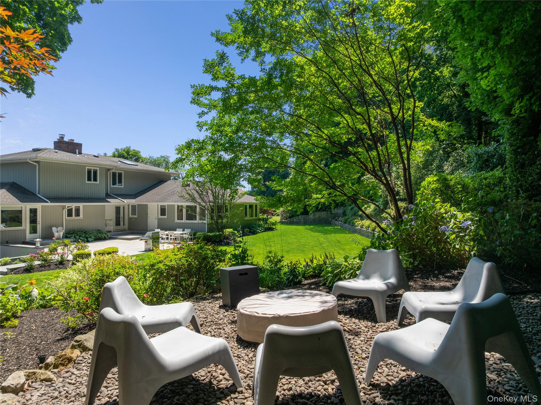 353 East Shore Road Great Neck, NY 11023 - Photo 26 of 28