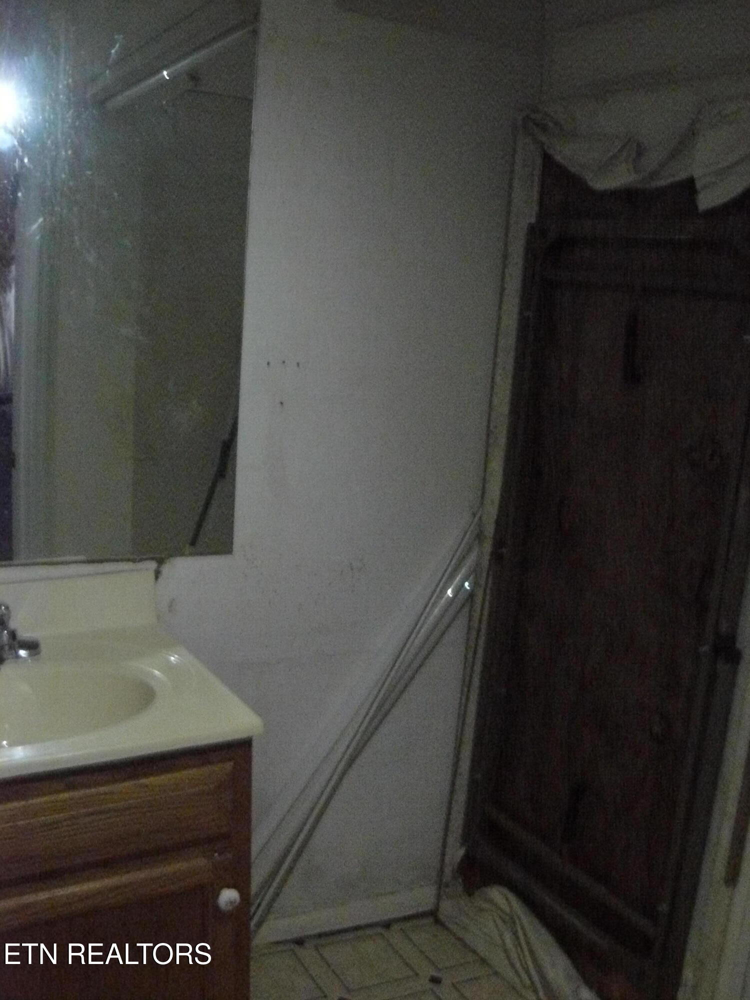 130 Main Street New Tazewell, TN 37825 - Photo 22 of 33 P1430311