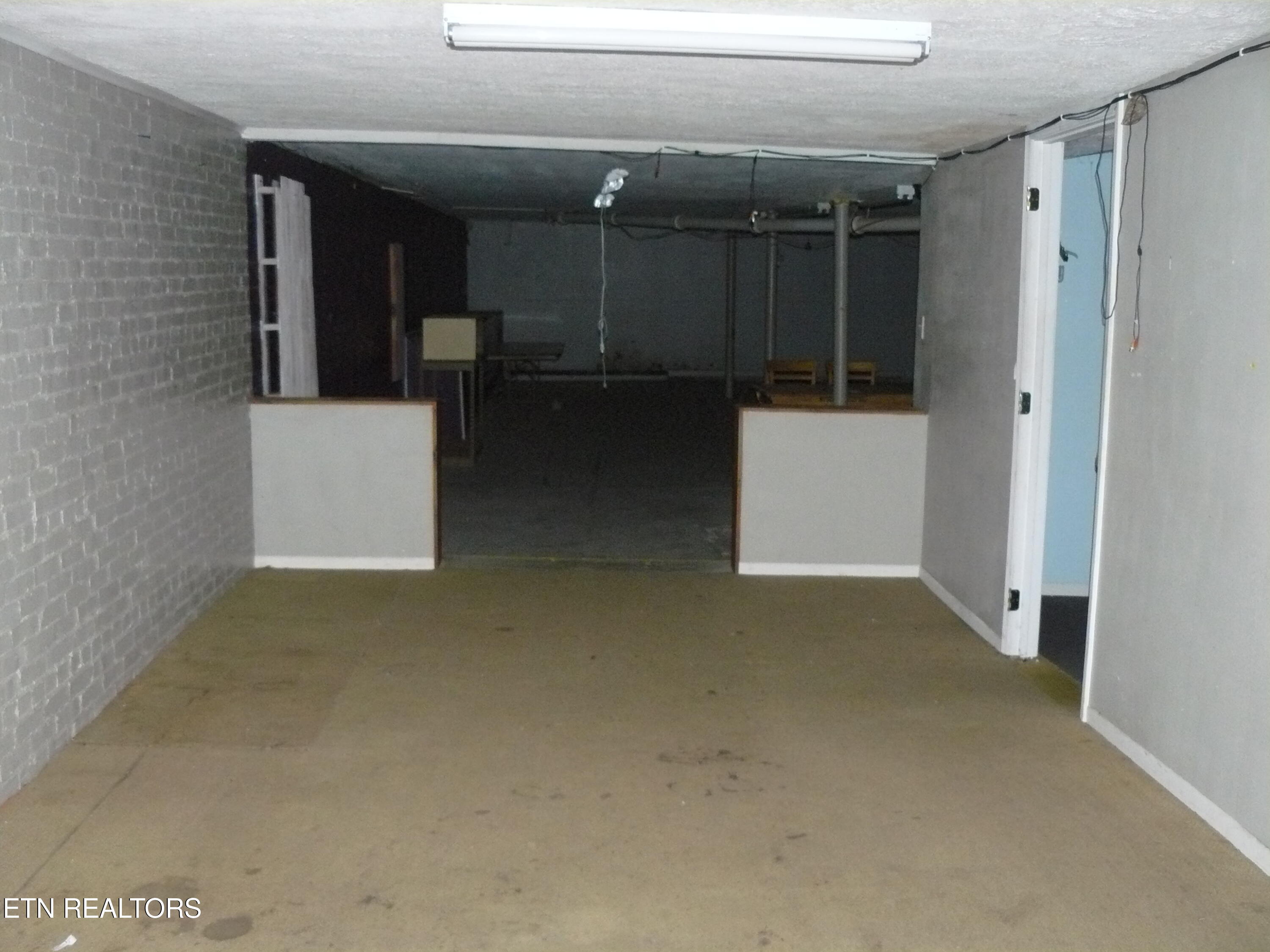 130 Main Street New Tazewell, TN 37825 - Photo 27 of 33 P1430321