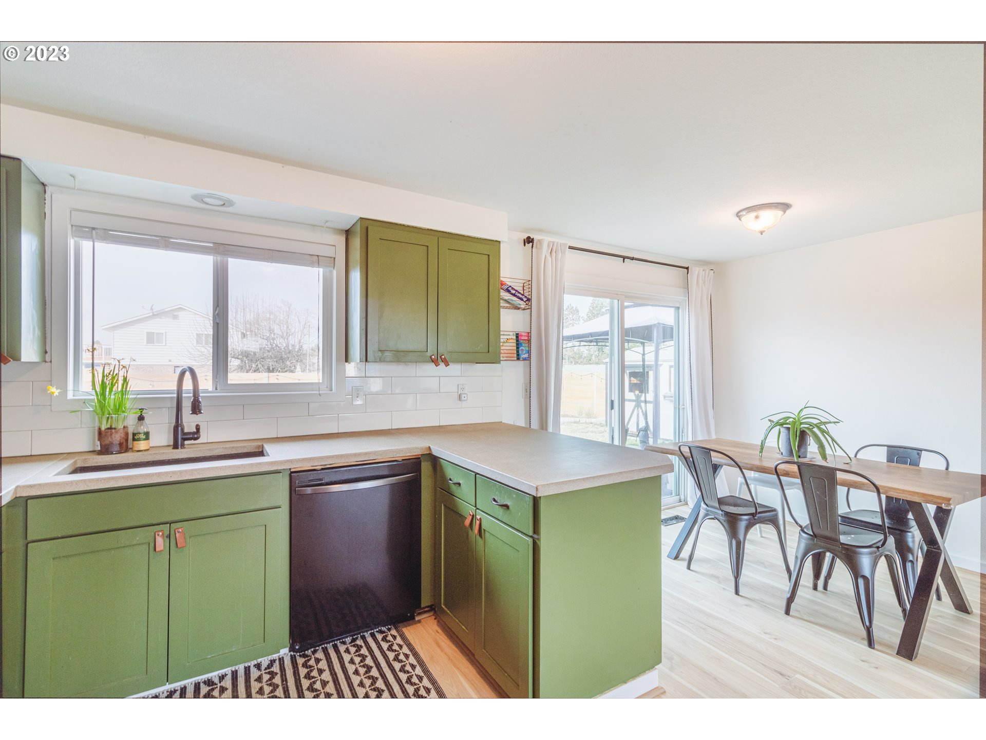 1018 King Road Oregon City, OR 97045 - Photo 6 of 28 Gallery Image 6