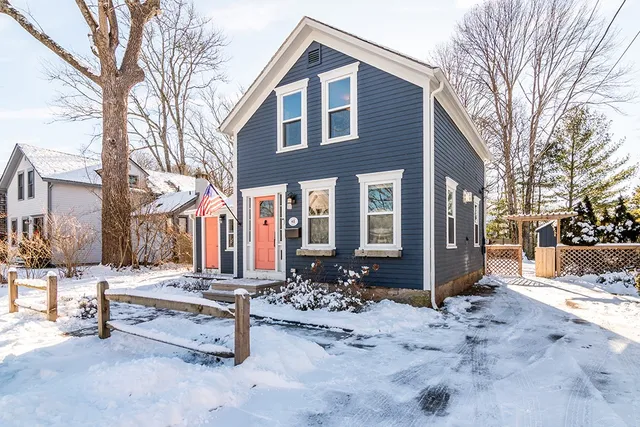 $2,950 | 40 Mechanic Street, South Kingstown, RI 02879