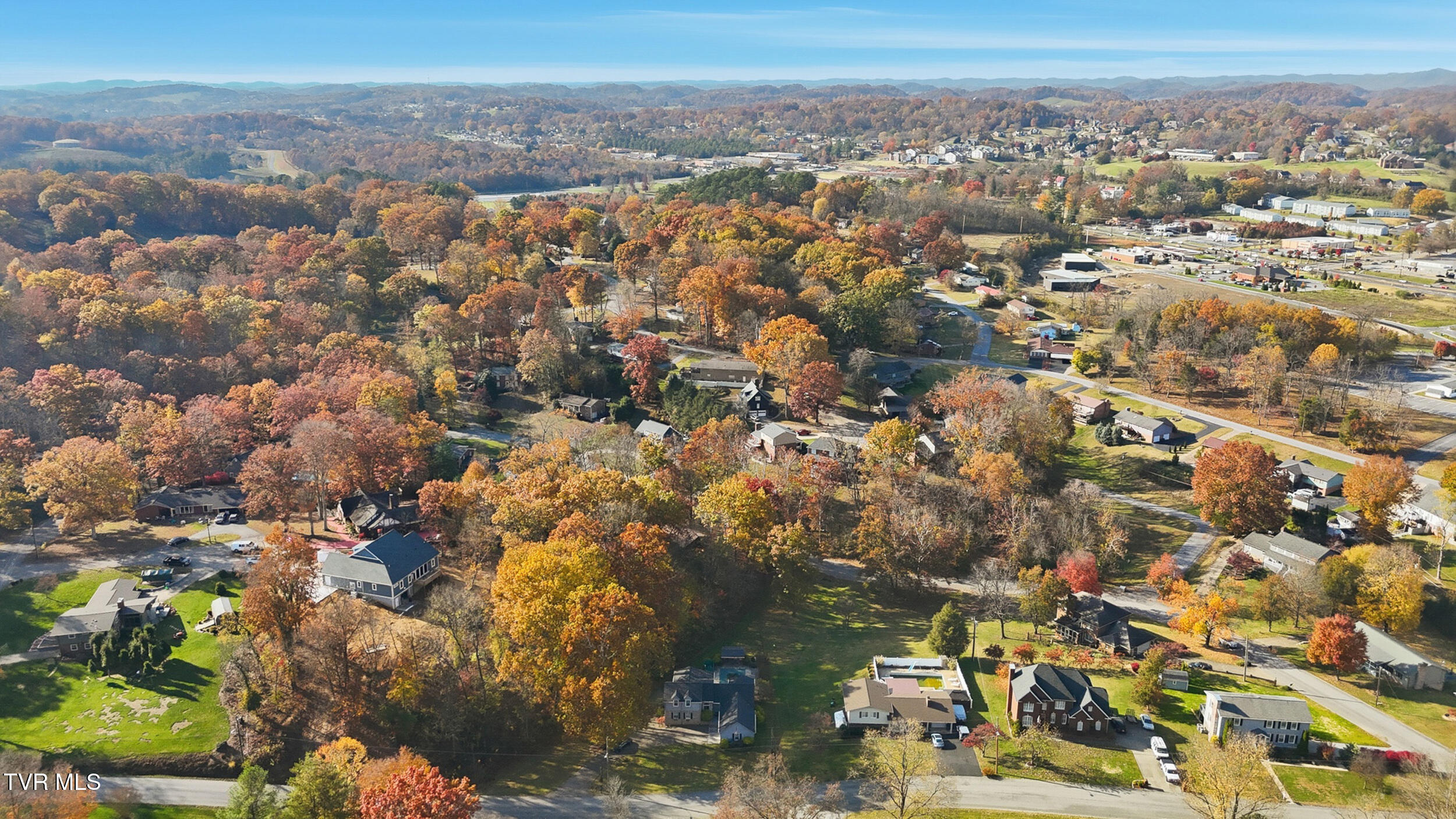 212 Old Castle Road Kingsport, TN 37660 - Photo 54 of 58 58_58_dji_20251107144929_0708_d