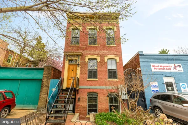 $1,200,000 | 619 Independence Avenue Southeast, Washington, DC 20003
