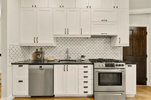 $1,200,000 | 619 Independence Avenue Southeast, Washington, DC 20003