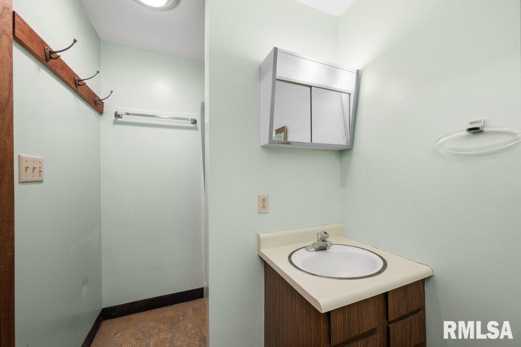 3205 40th Street Moline, IL 61265 - Photo 26 of 29