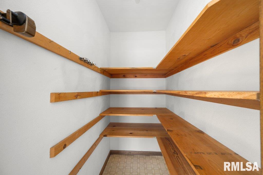 3205 40th Street Moline, IL 61265 - Photo 6 of 29