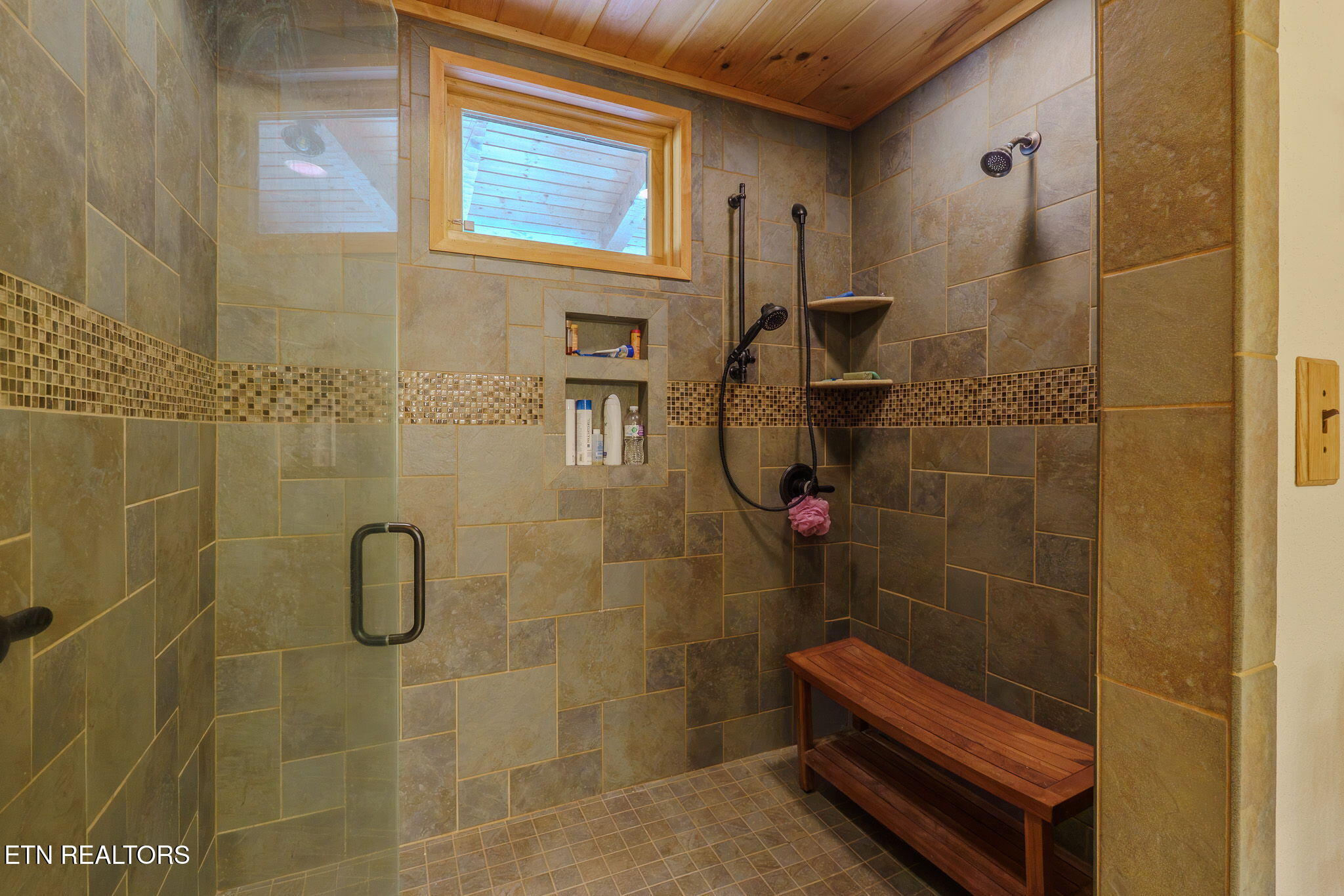 4160 Green Corner Road Hartford, TN 37753 - Photo 17 of 56 25-web-or-mls-DSC00315-HDR