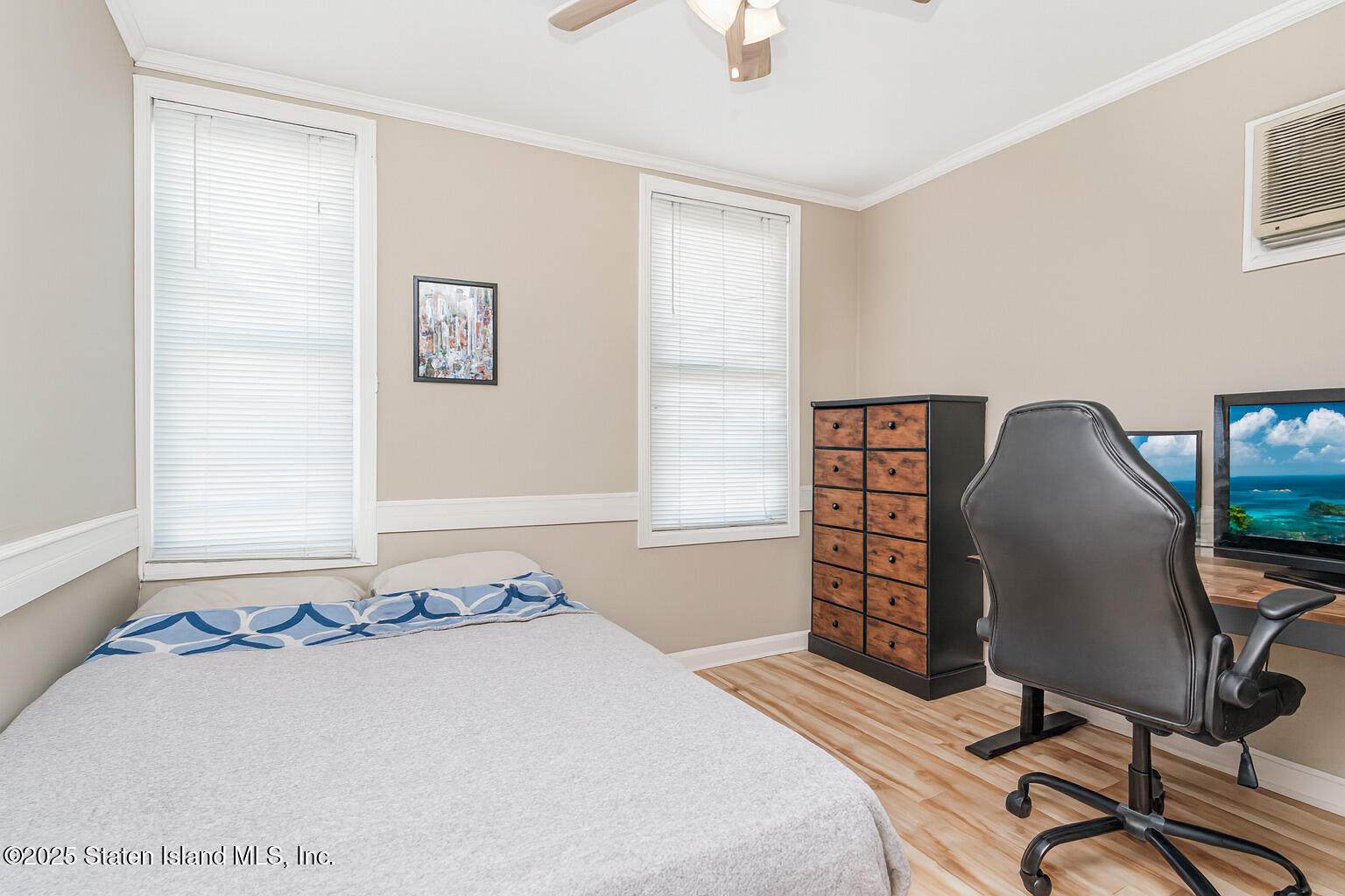 4062 Amboy Road Staten Island, NY 10308 - Photo 12 of 21 a bedroom with a bed and a desk