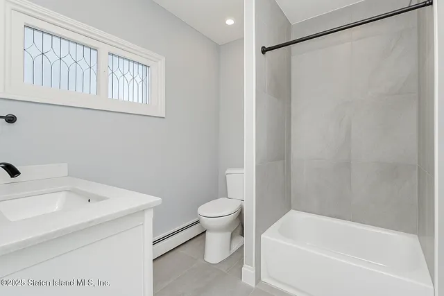 $858,000 | 4062 Amboy Road | Great Kills