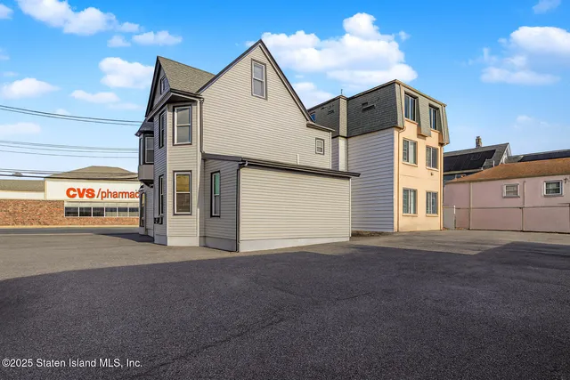 $858,000 | 4062 Amboy Road | Great Kills