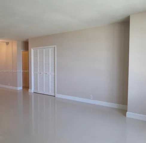 $329,000 | 1000 West Avenue, Unit 1032, Miami Beach, FL 33139