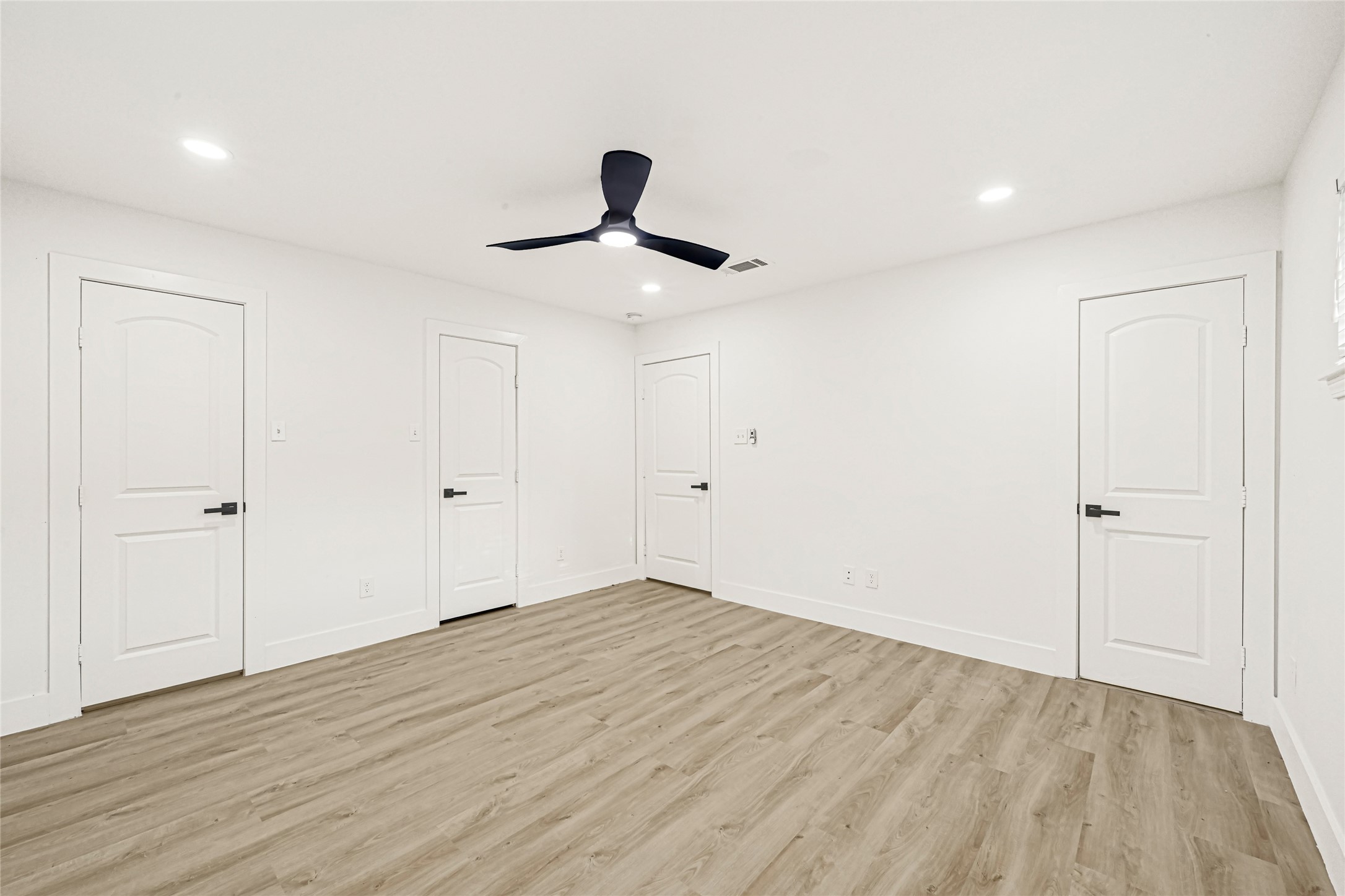 4834 Spellman Road Houston, TX 77035 - Photo 27 of 30 Gallery Image 27