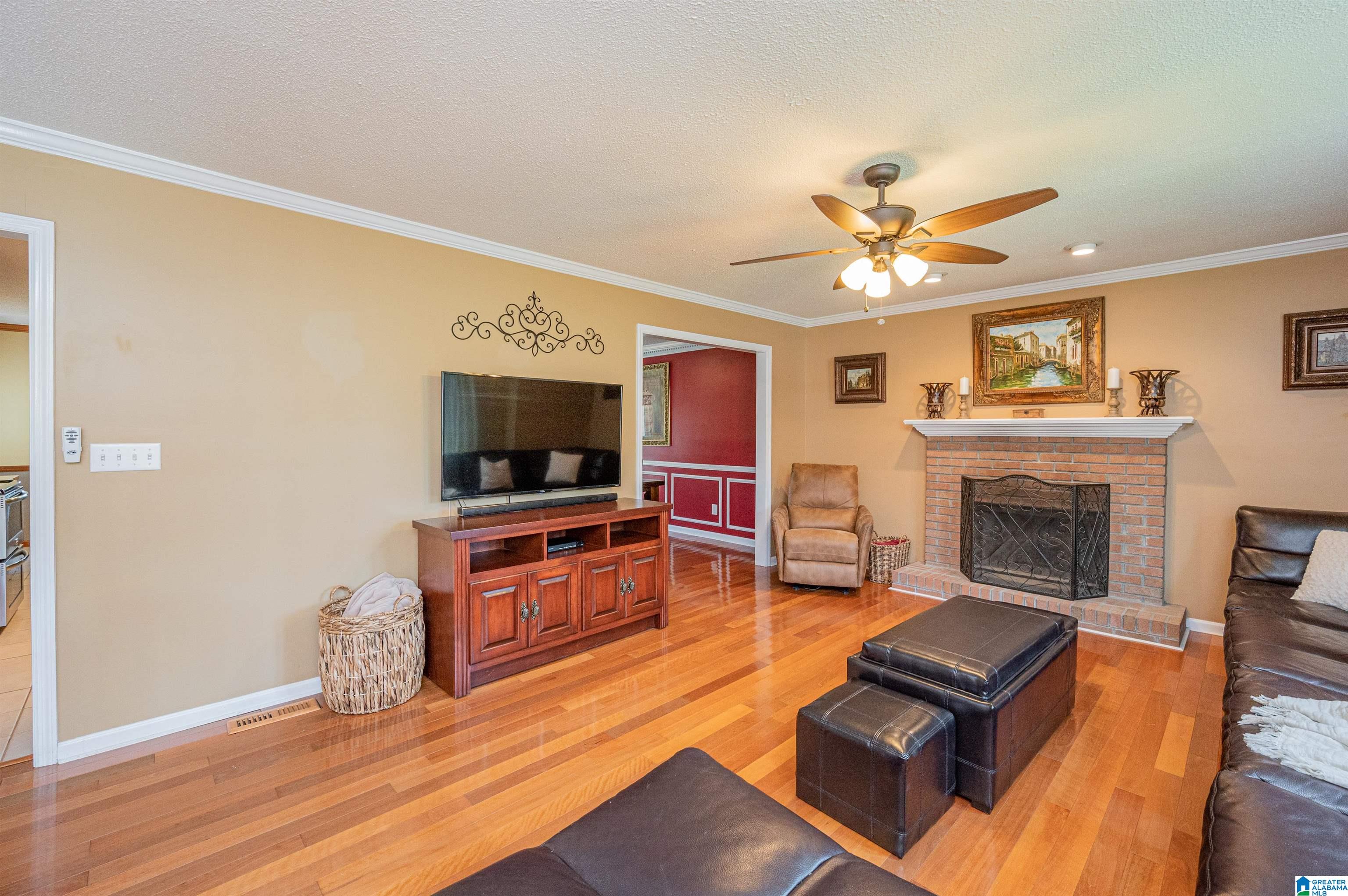 100 Hickory Street Alabaster, AL 35114 - Photo 6 of 48
