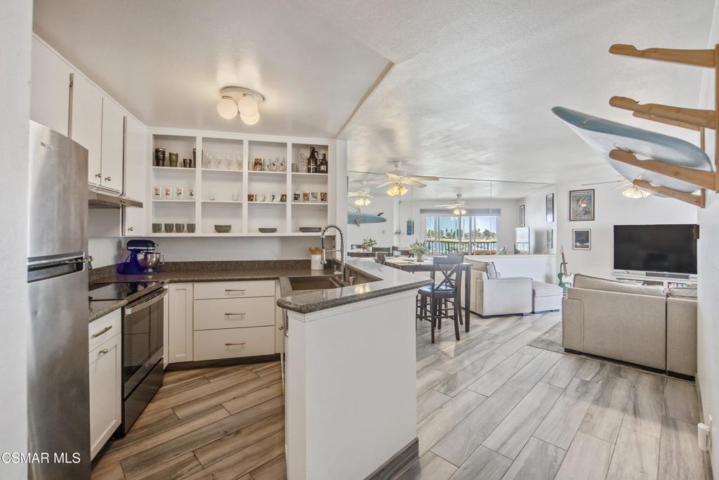 2901 Peninsula Road, Unit 232 Oxnard, CA 93035 - Photo 3 of 38 Gallery Image 3