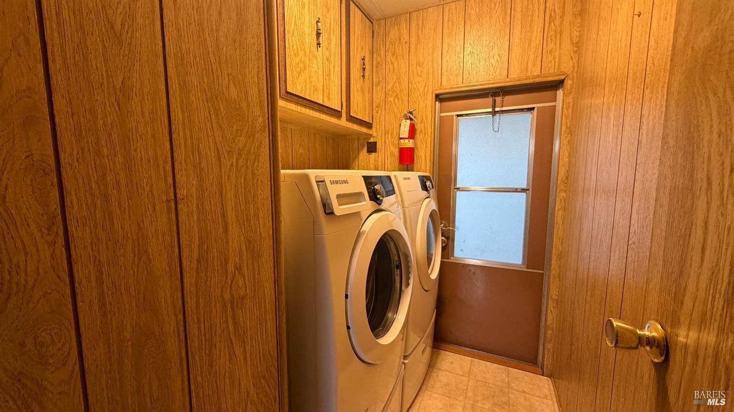 145 Stratford Way Santa Rosa, CA 95401 - Photo 24 of 48 a utility room with dryer and washer