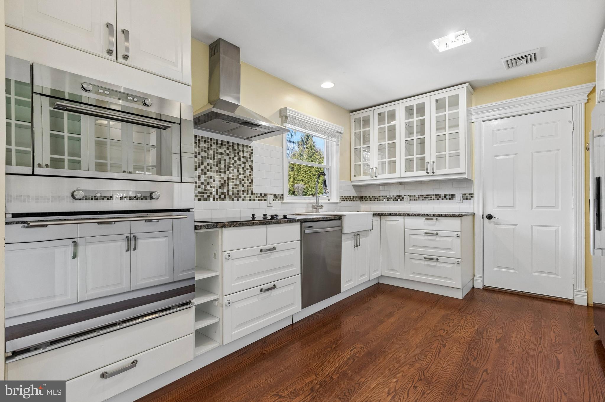 835 North Trooper Road Eagleville, PA 19403 - Photo 15 of 57 Kitchen with stainless steel appliances