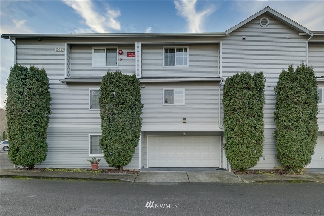 10837 East Riverside Drive, Unit 1B Bothell, WA 98011 - Photo 2 of 20