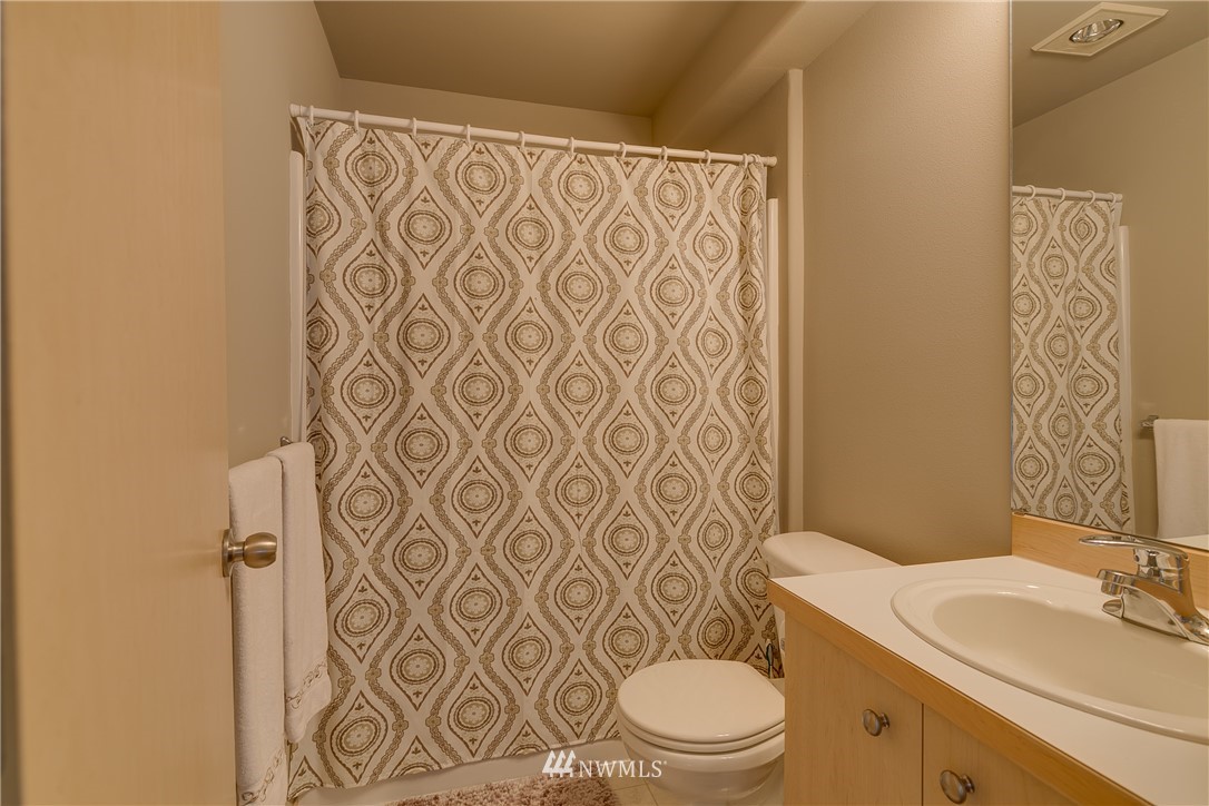 10837 East Riverside Drive, Unit 1B Bothell, WA 98011 - Photo 13 of 20