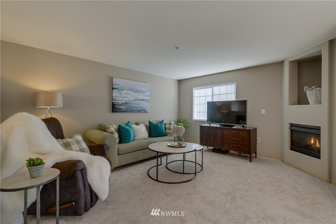 10837 East Riverside Drive, Unit 1B Bothell, WA 98011 - Photo 4 of 20