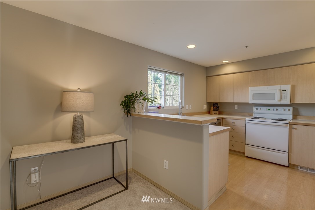 10837 East Riverside Drive, Unit 1B Bothell, WA 98011 - Photo 9 of 20