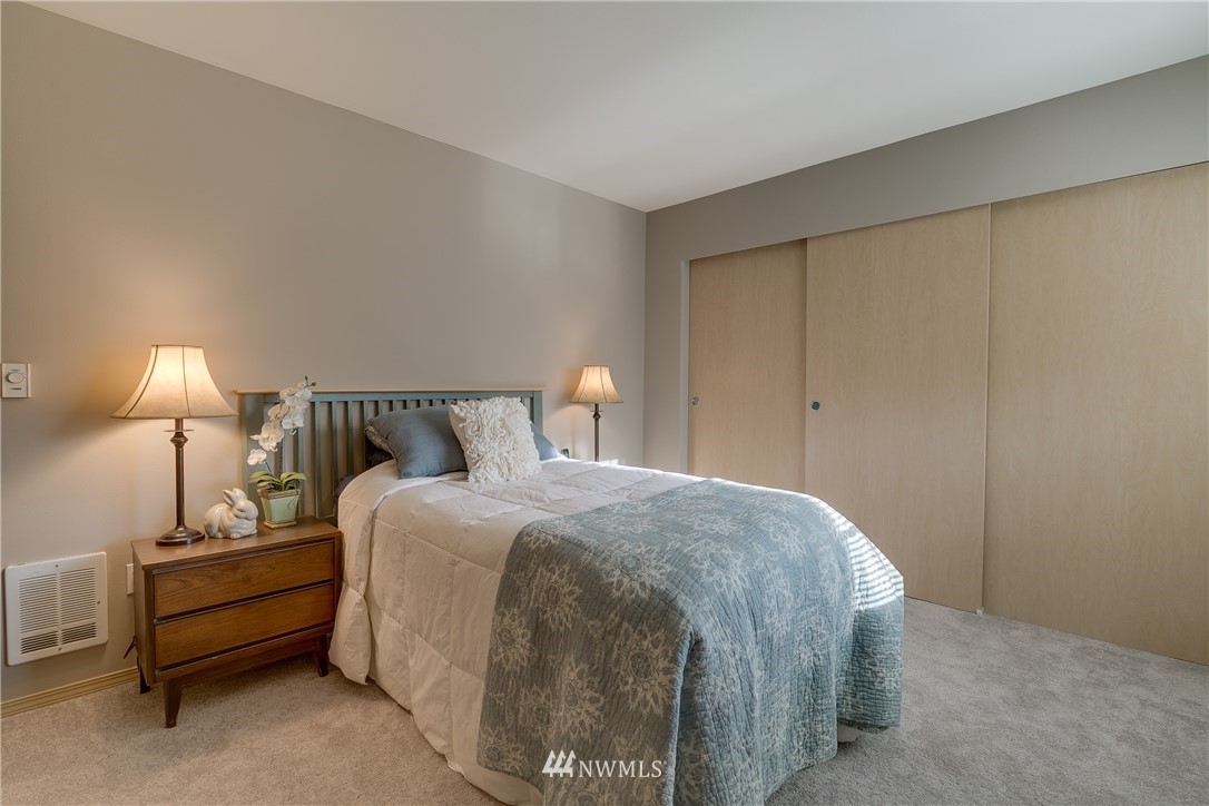 10837 East Riverside Drive, Unit 1B Bothell, WA 98011 - Photo 10 of 20